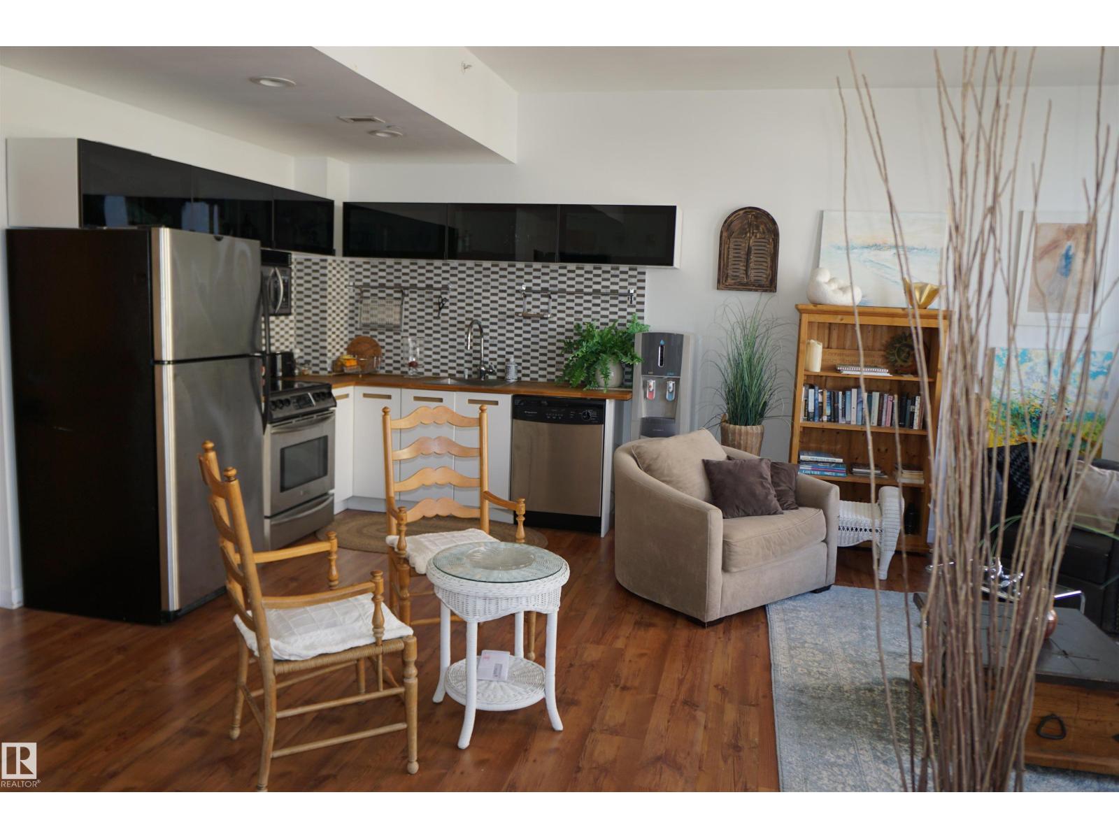 #808 10134 100 ST NW - 11