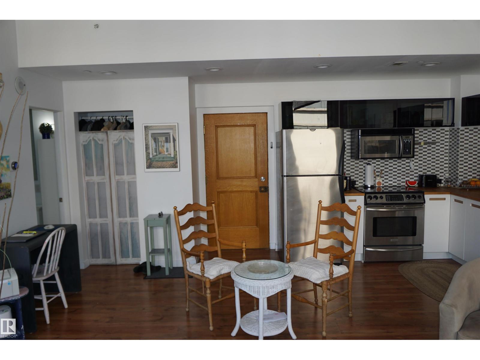 #808 10134 100 ST NW - 16