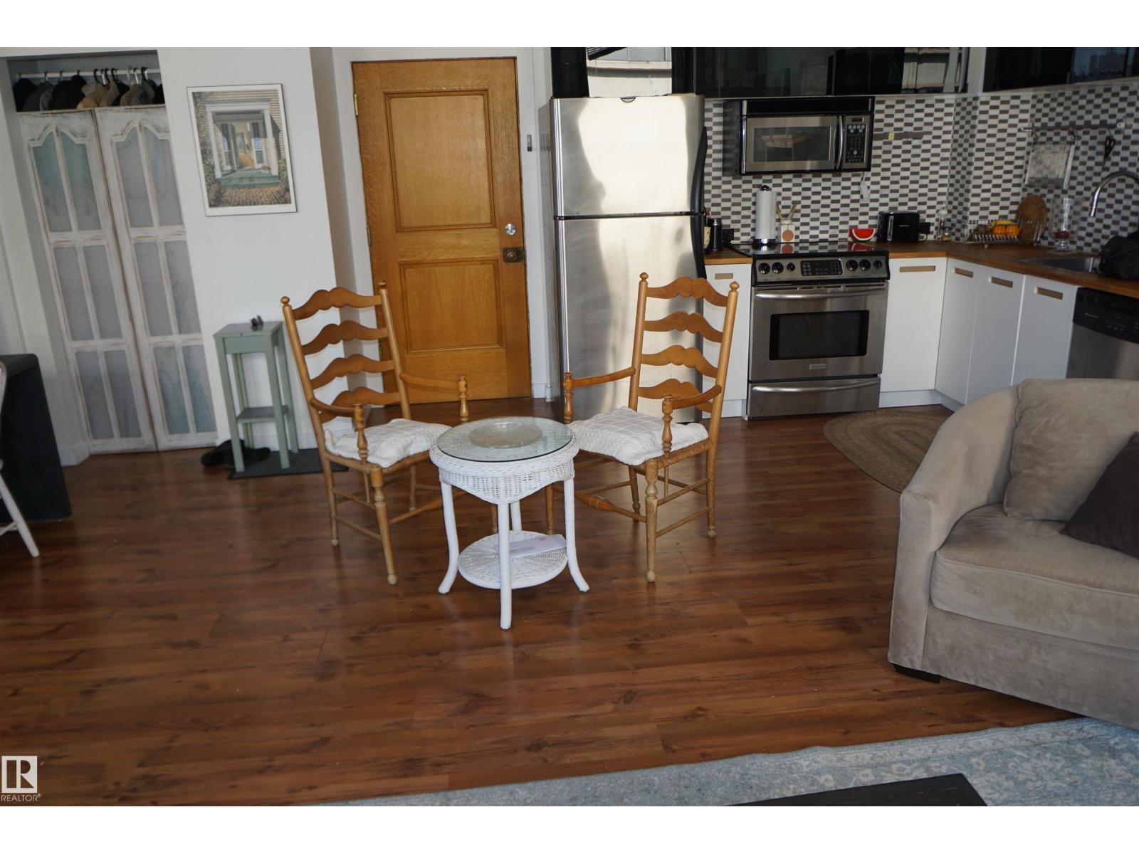 #808 10134 100 ST NW - 17