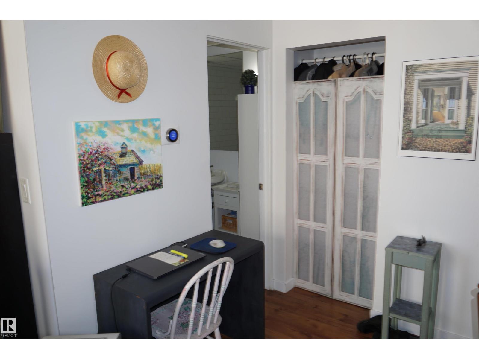 #808 10134 100 ST NW - 20