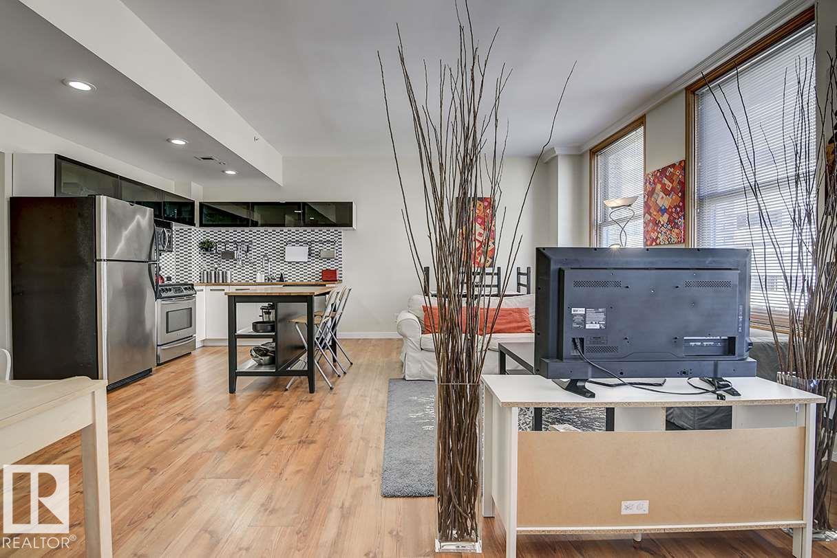 #808 10134 100 ST NW - 25