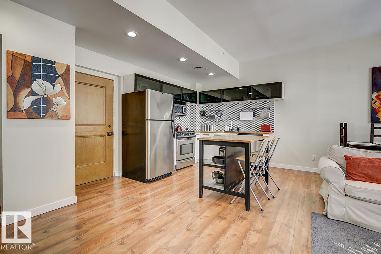 #808 10134 100 ST NW - 29