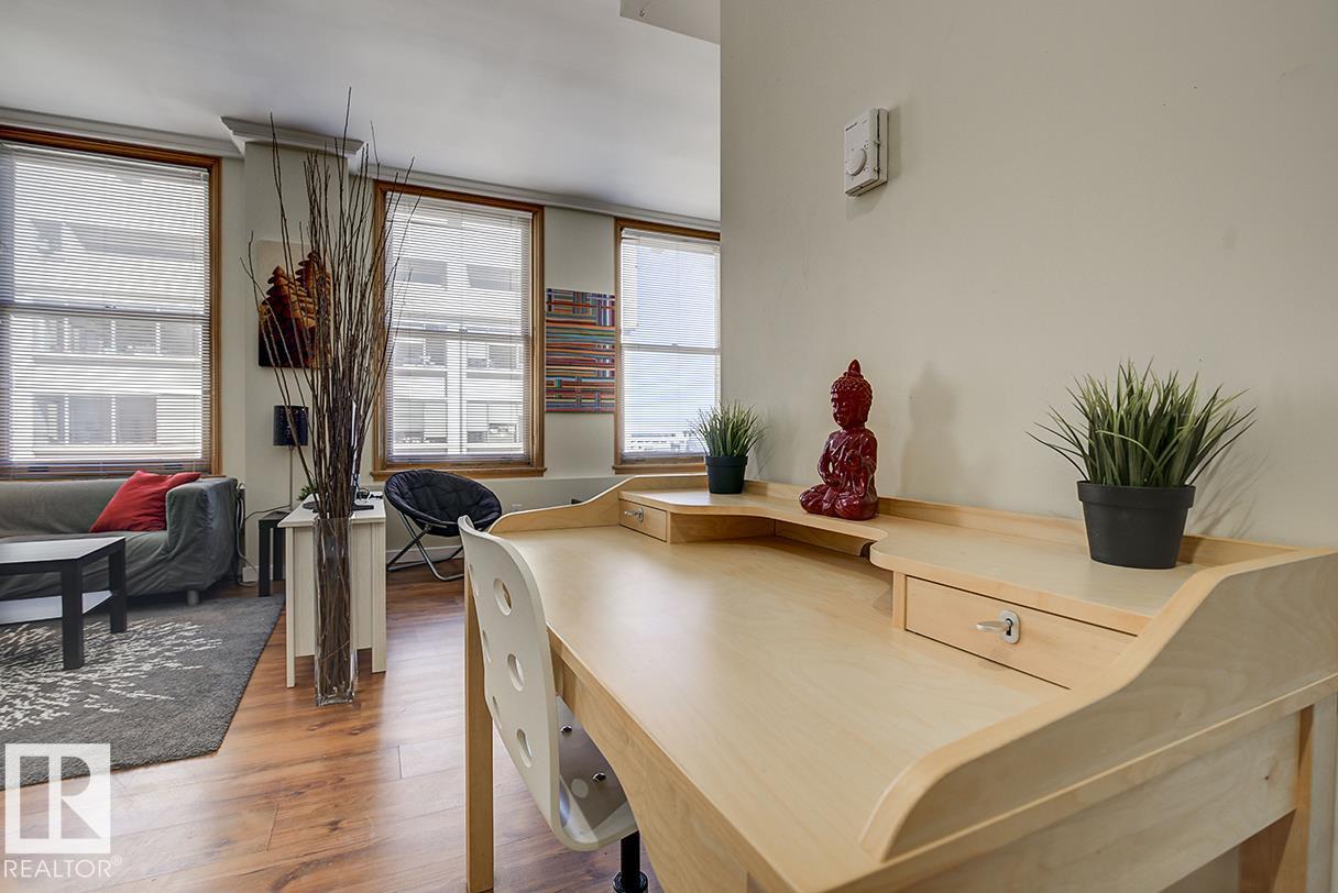#808 10134 100 ST NW - 38