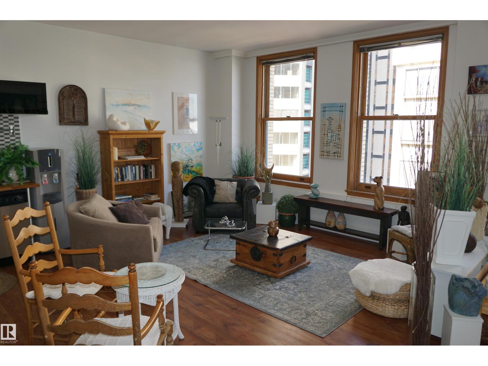 #808 10134 100 ST NW - 4