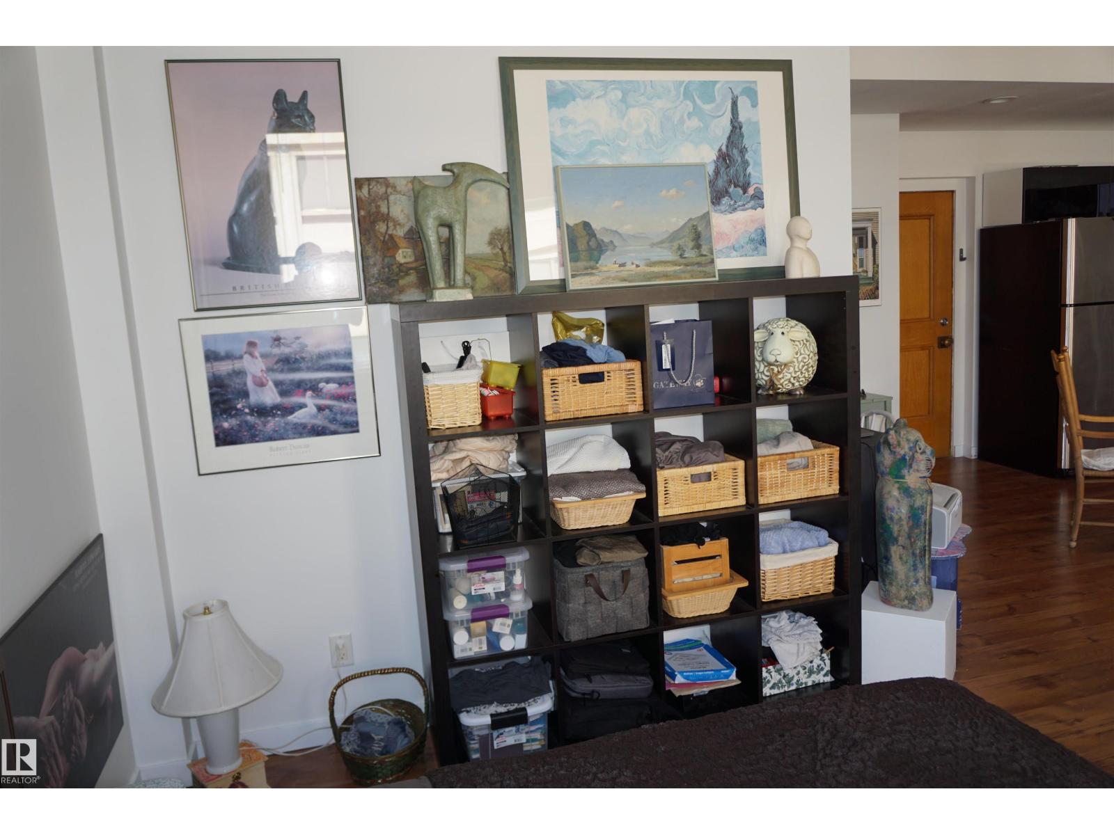 #808 10134 100 ST NW - 40