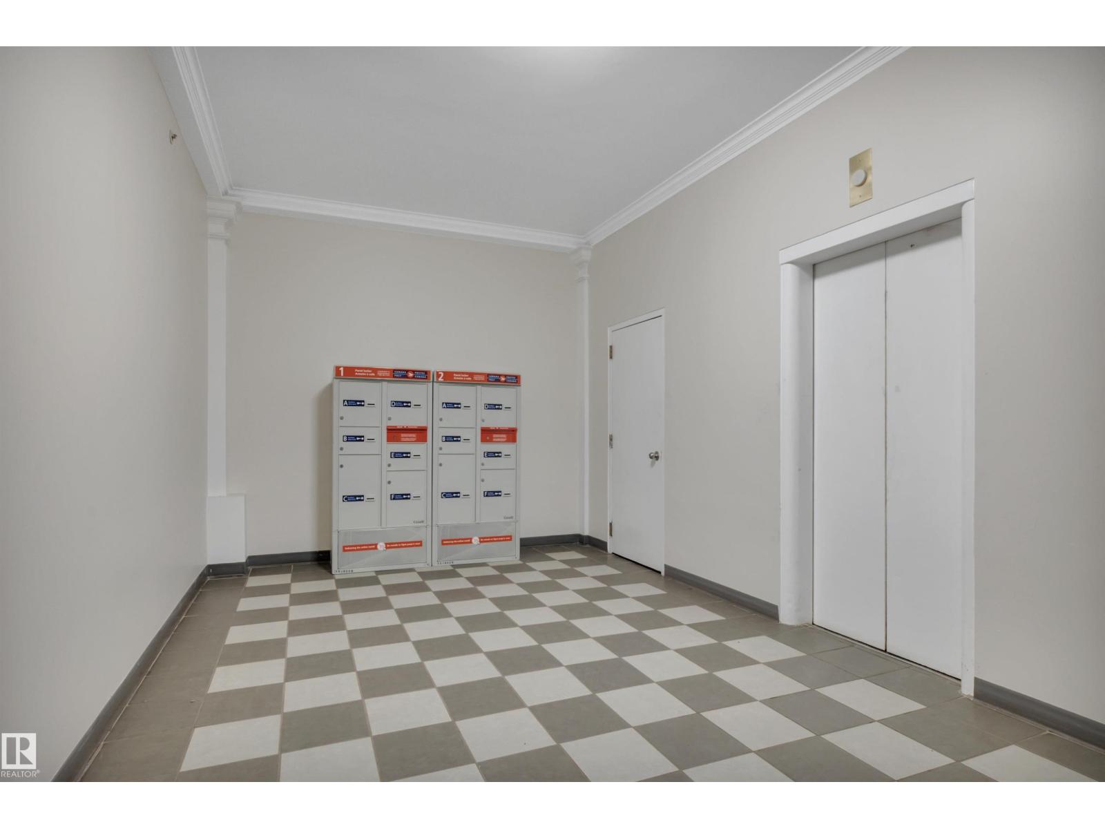 #808 10134 100 ST NW - 52