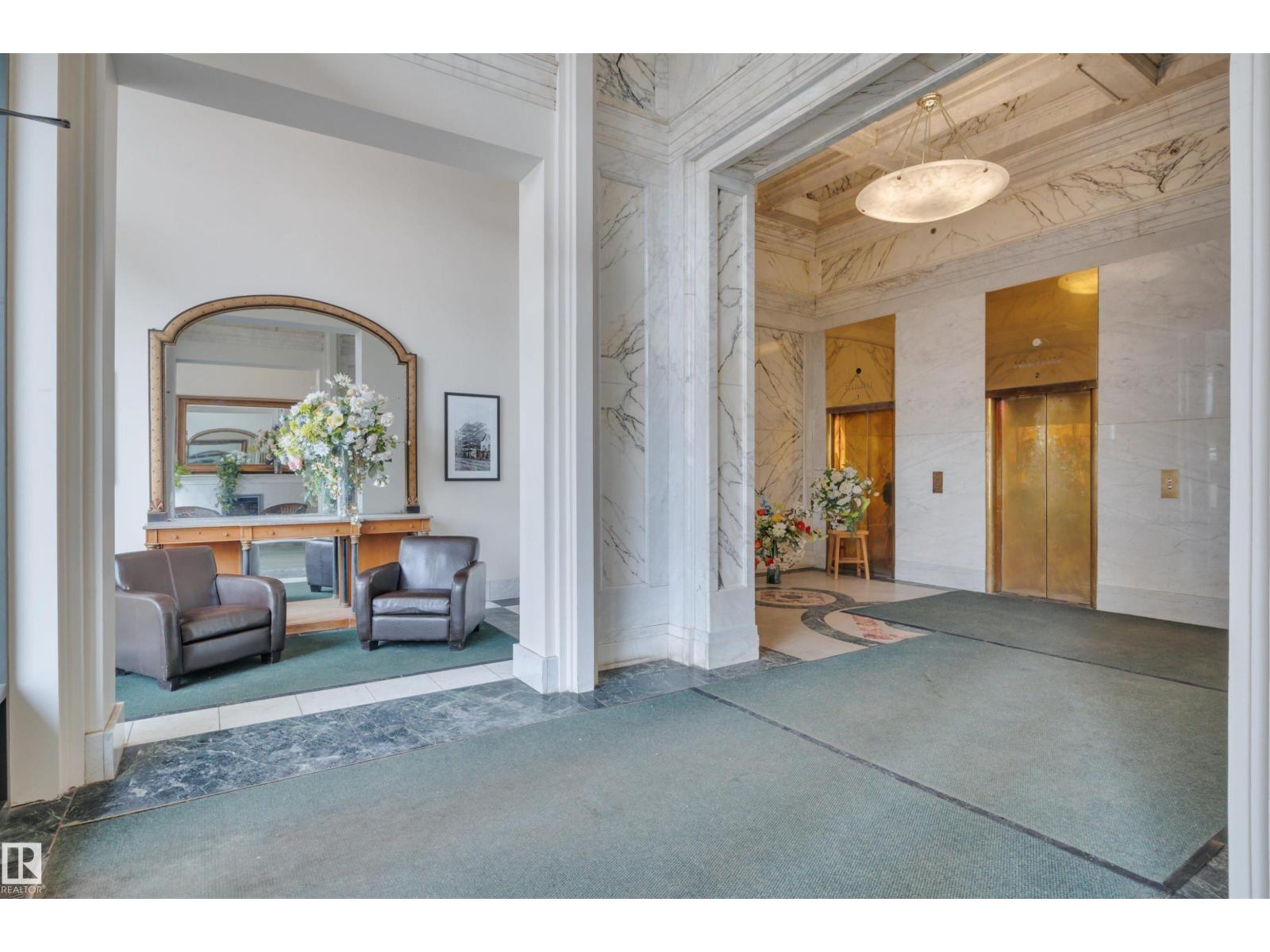 #808 10134 100 ST NW - 54