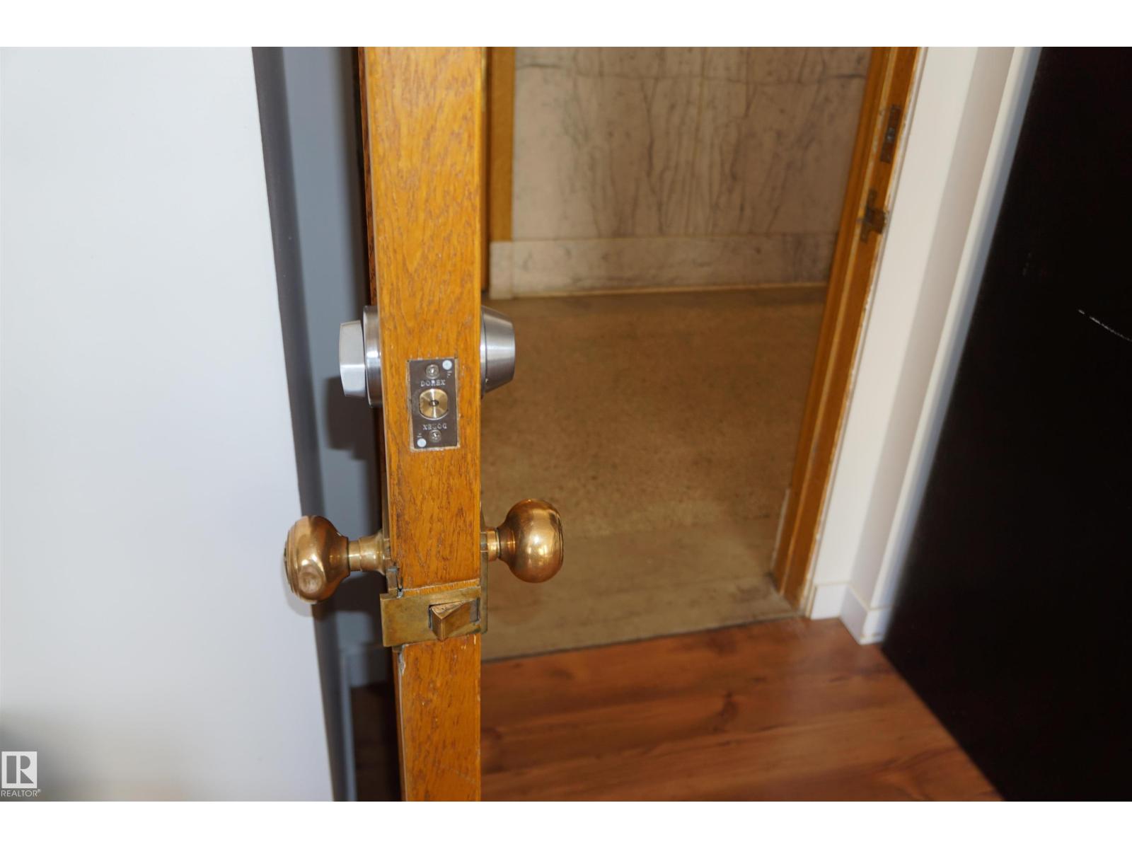#808 10134 100 ST NW - 61
