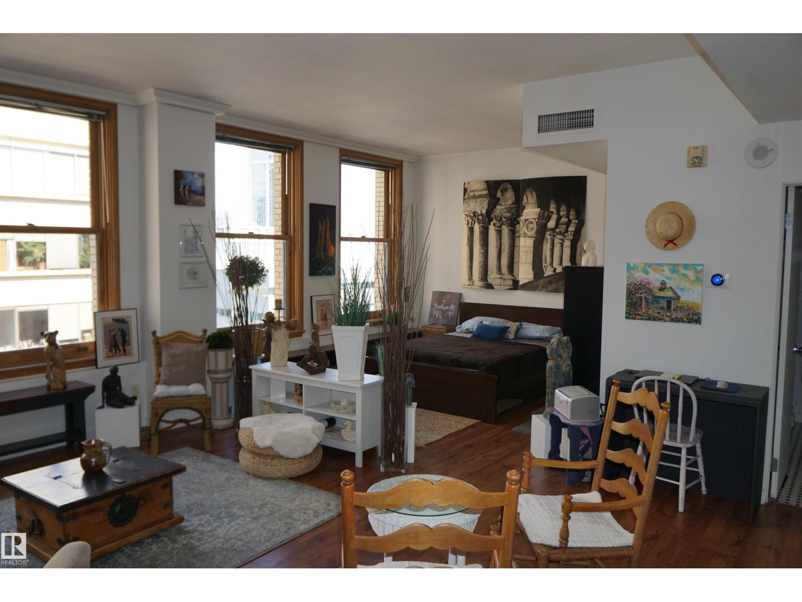 #808 10134 100 ST NW - 7