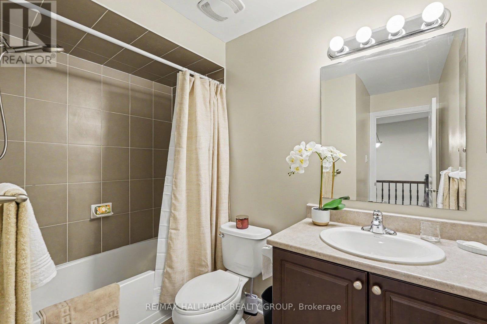 1433 COMFREY CRESCENT W - 16