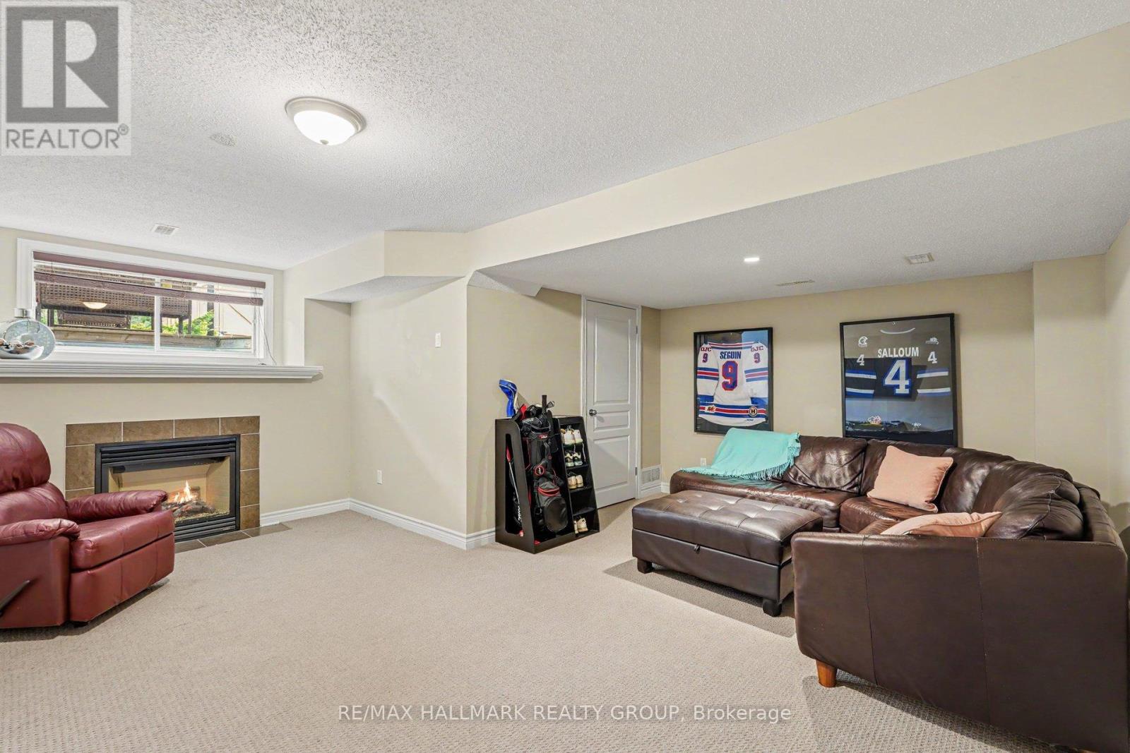 1433 COMFREY CRESCENT W - 17
