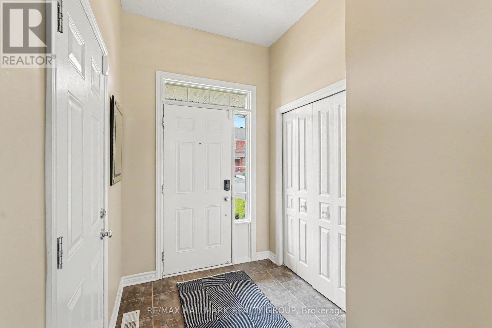 1433 COMFREY CRESCENT W - 2