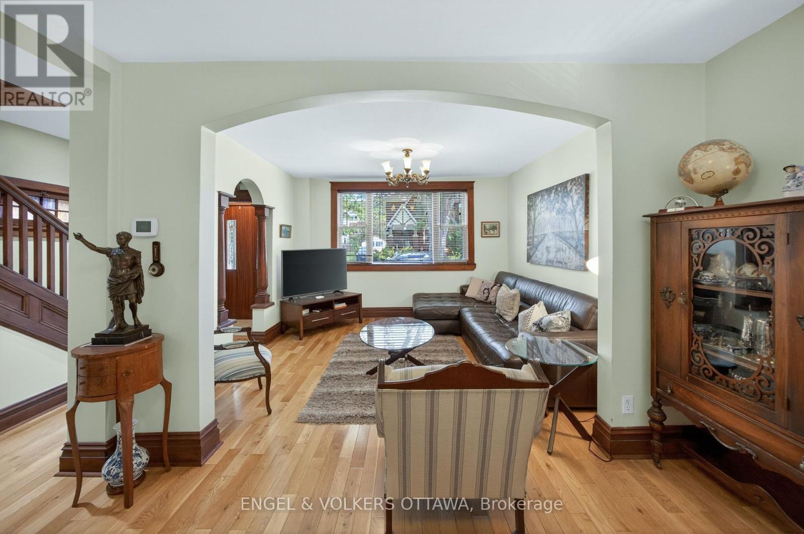 60 GLYNN AVENUE - 11