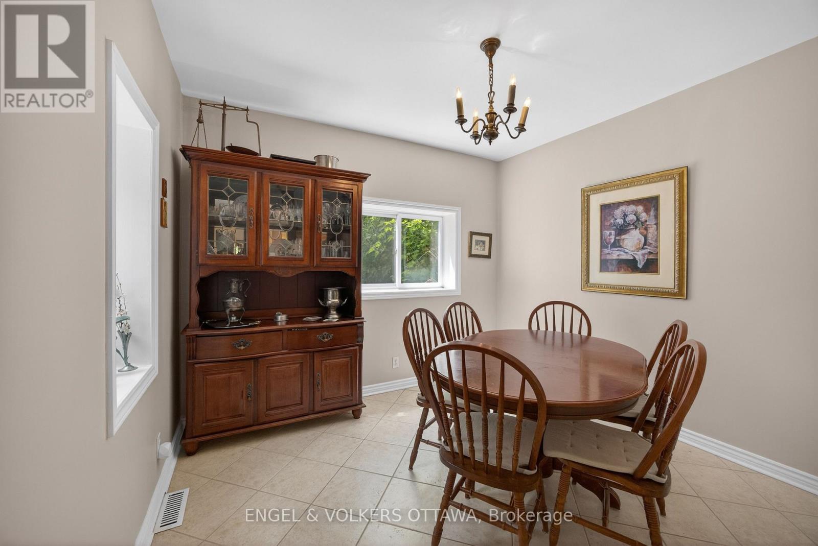 60 GLYNN AVENUE - 17