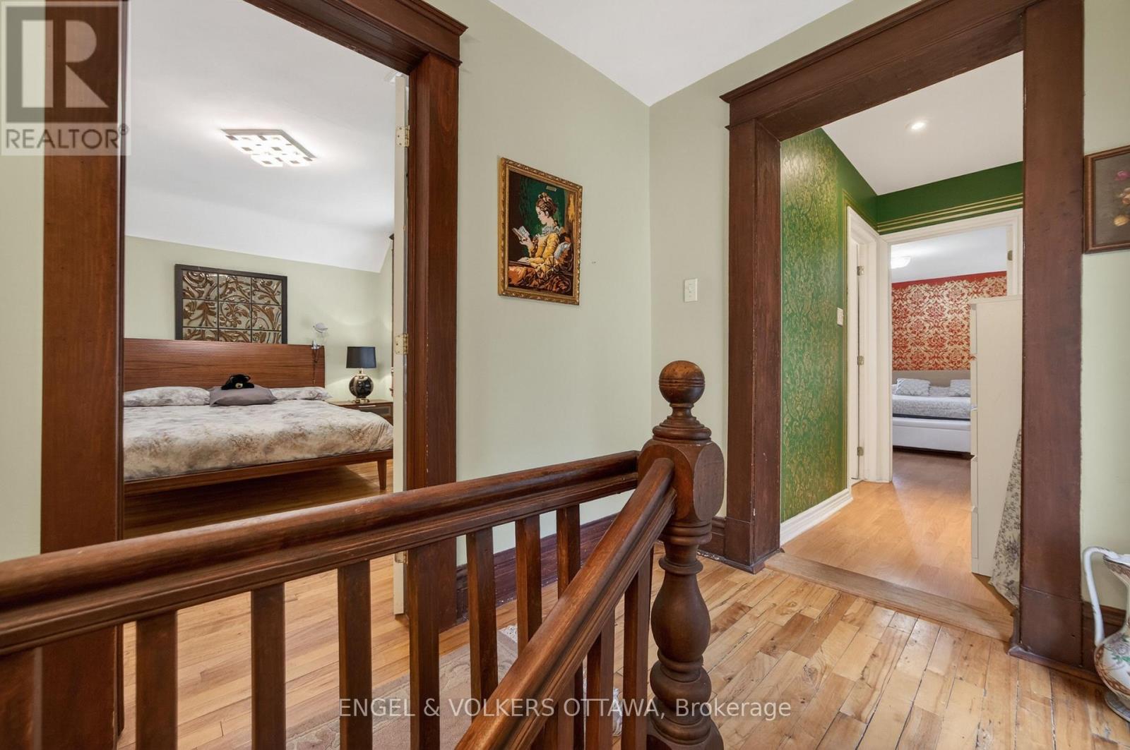 60 GLYNN AVENUE - 21