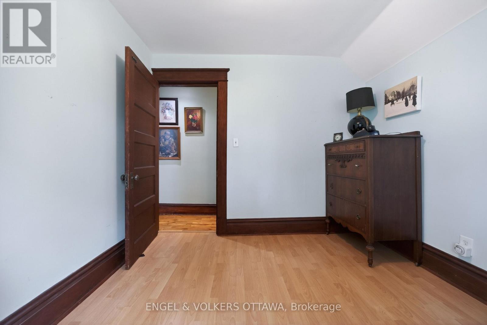 60 GLYNN AVENUE - 29