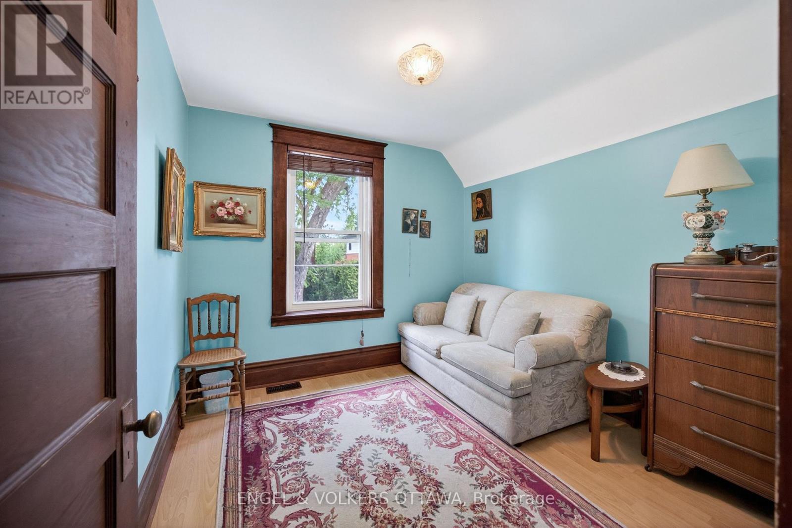 60 GLYNN AVENUE - 30