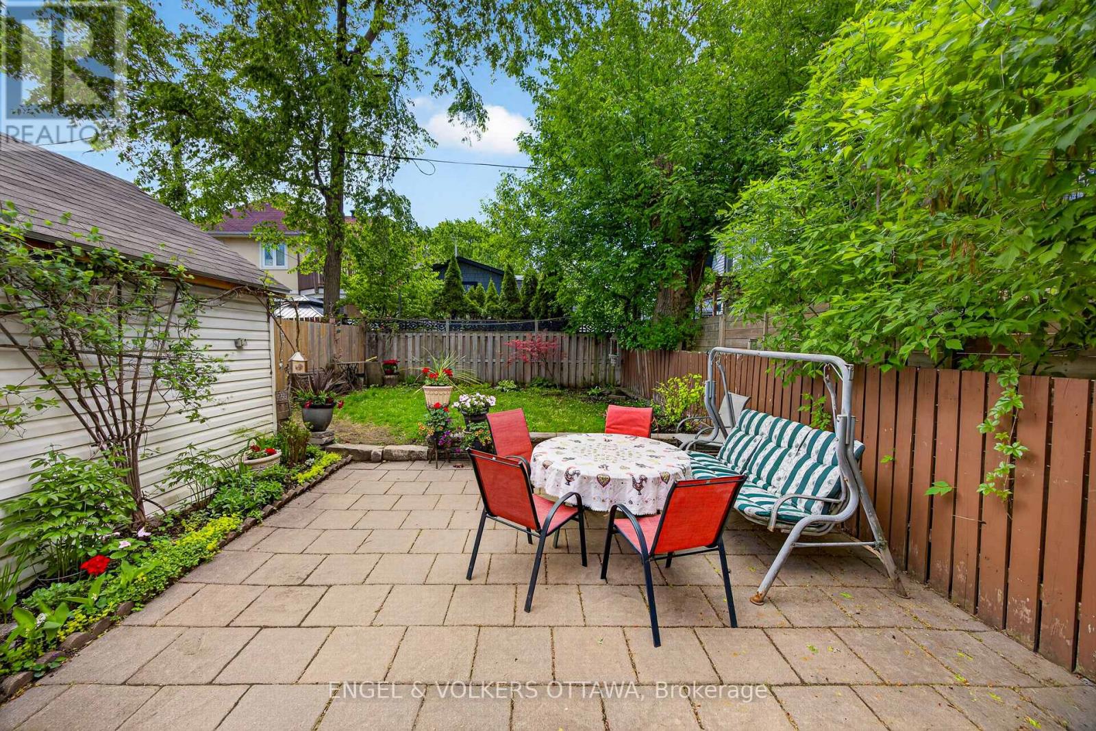 60 GLYNN AVENUE - 33