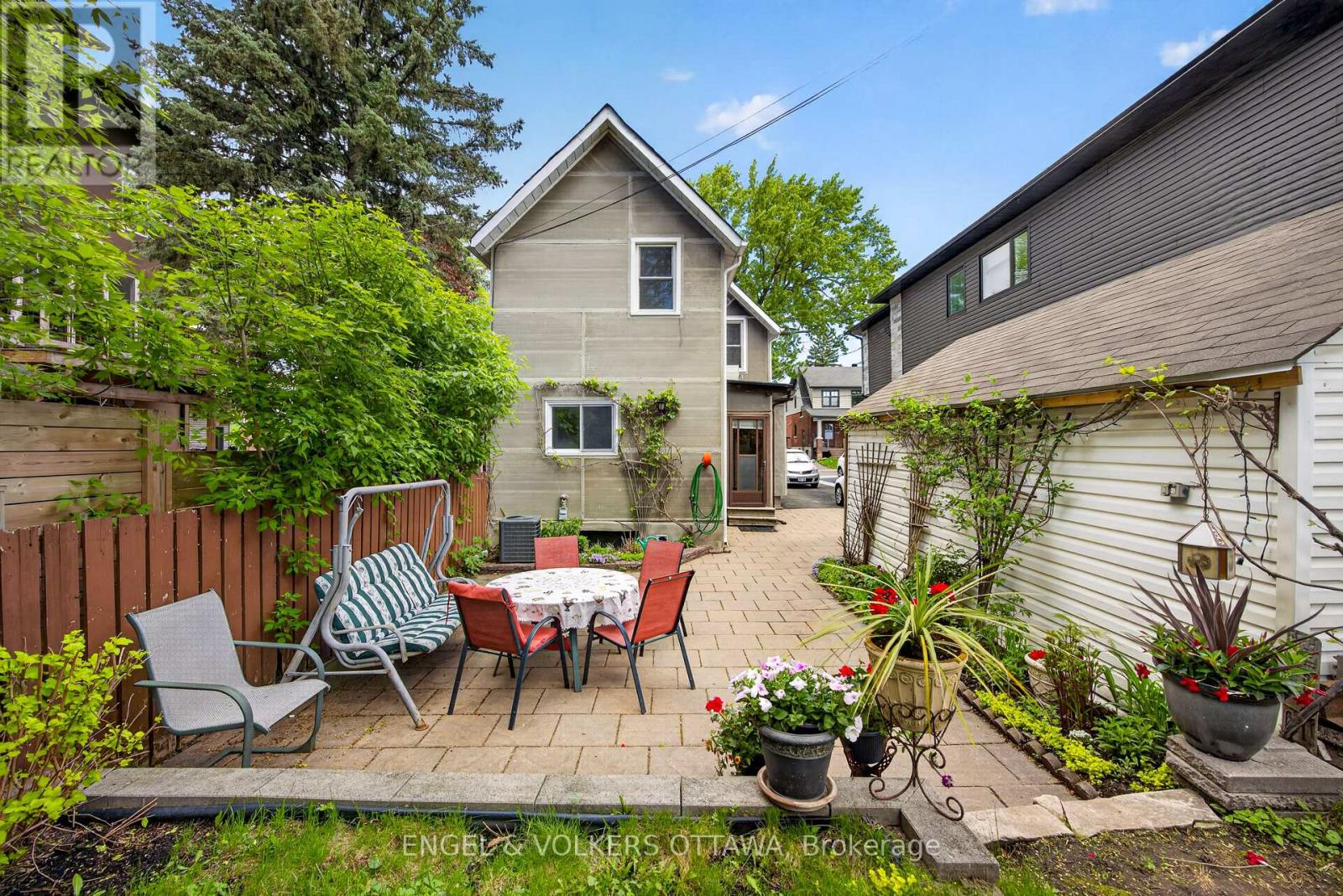 60 GLYNN AVENUE - 35
