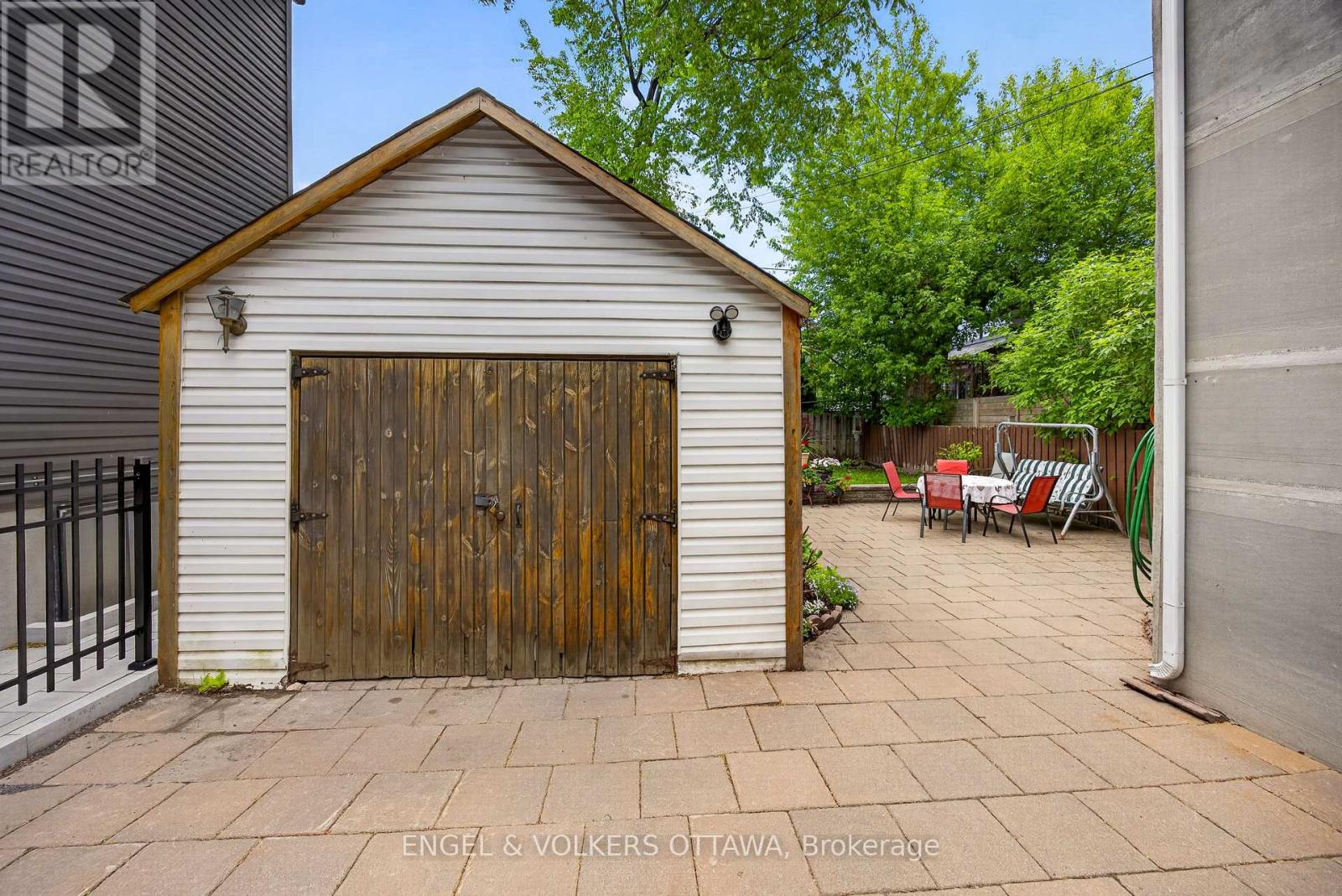 60 GLYNN AVENUE - 38