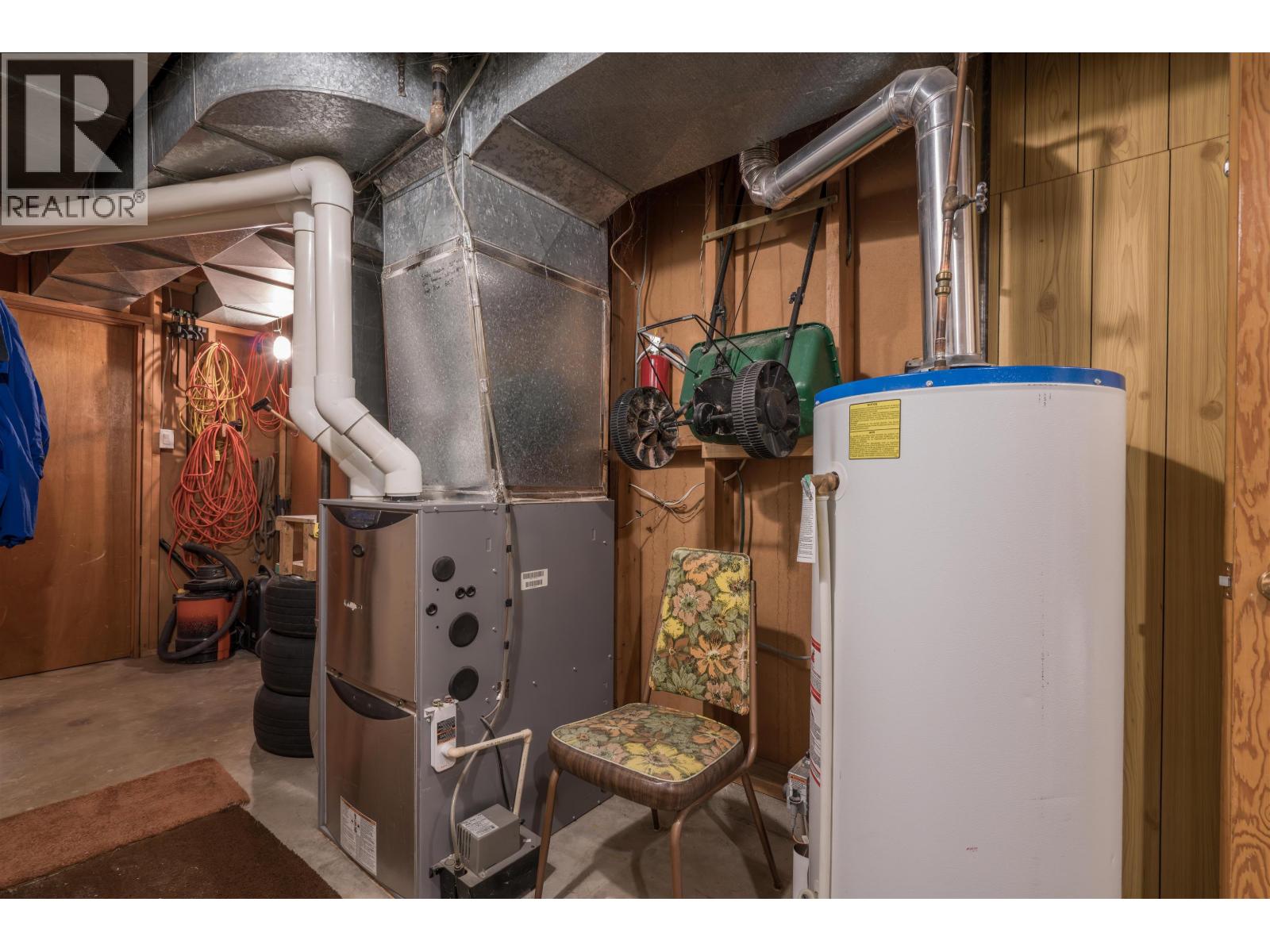 2800 HAMMOND AVENUE - 39