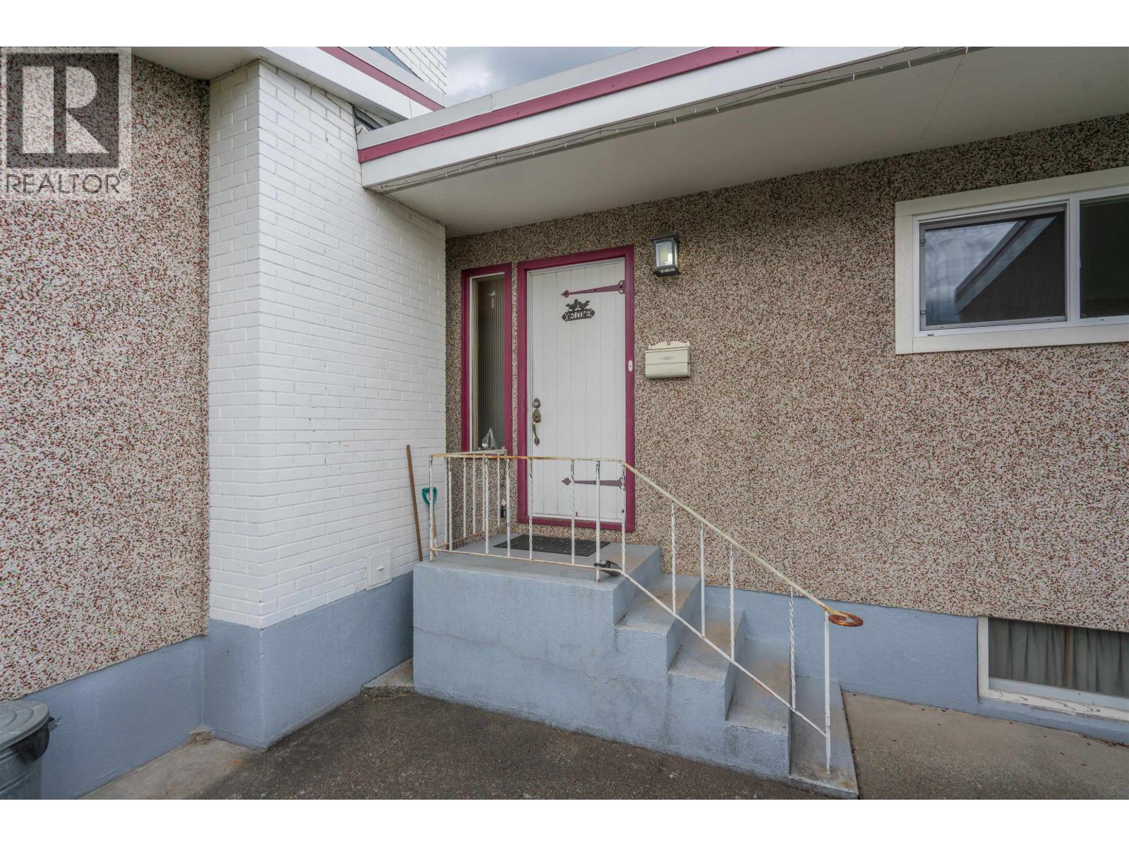 Photo 9 of 41 — 2800 HAMMOND AVENUE · Prince George, BC