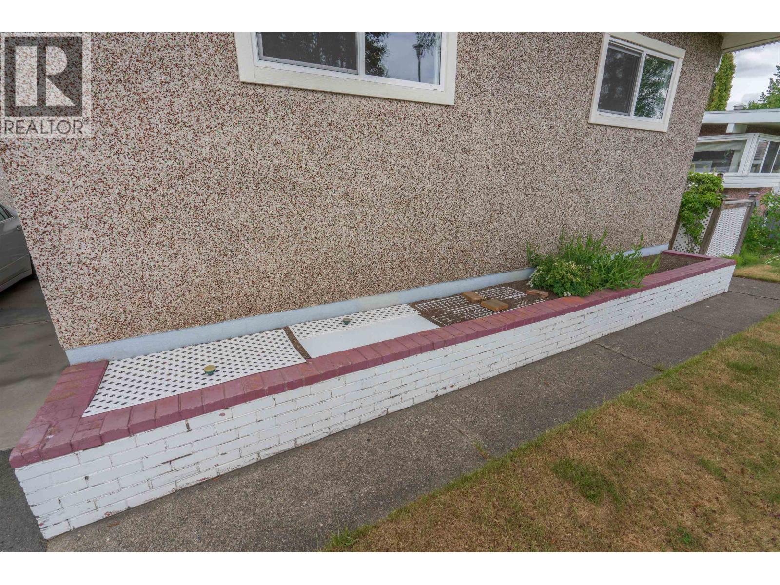 2800 HAMMOND AVENUE - 9