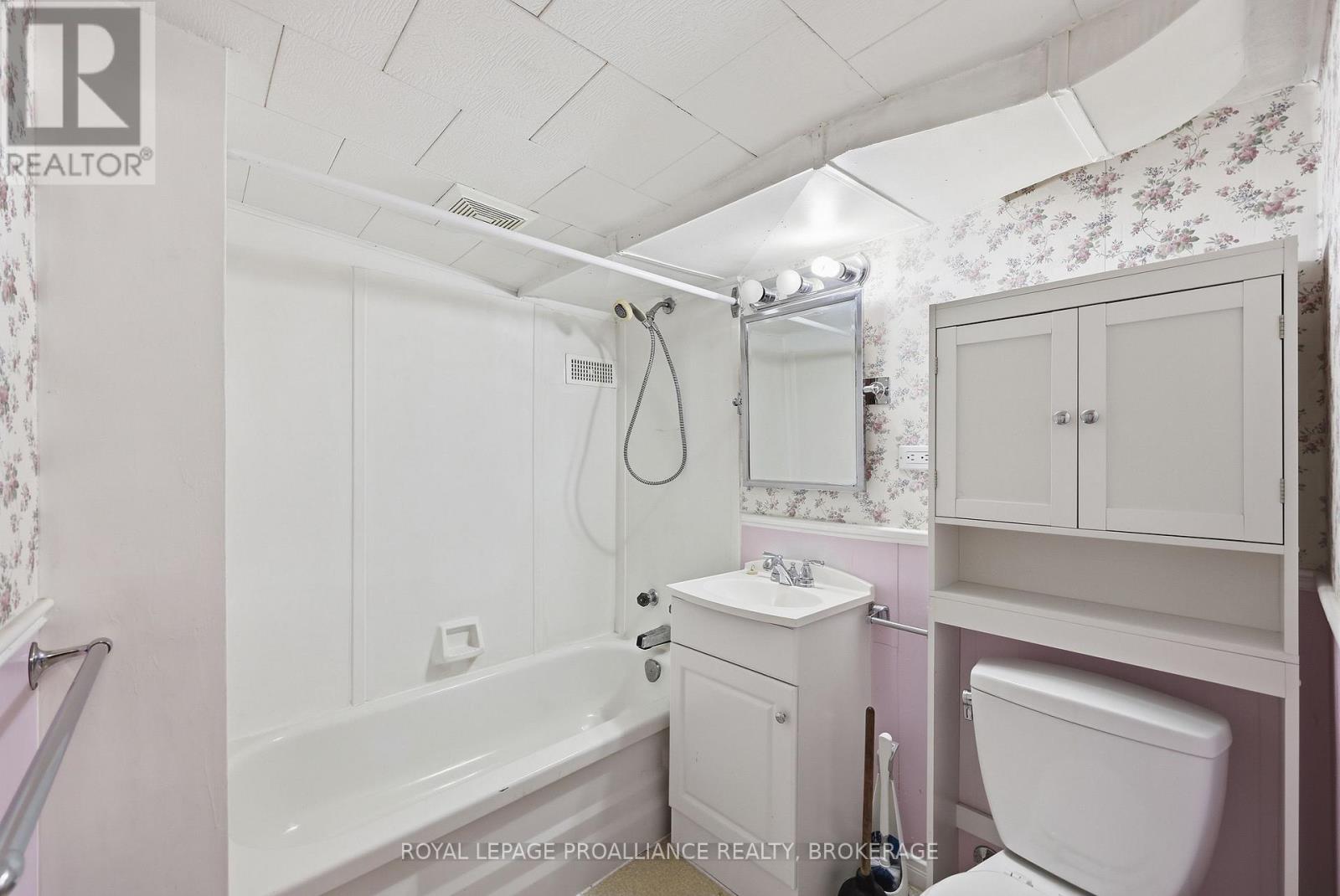 1101 JOHNSON STREET - 43