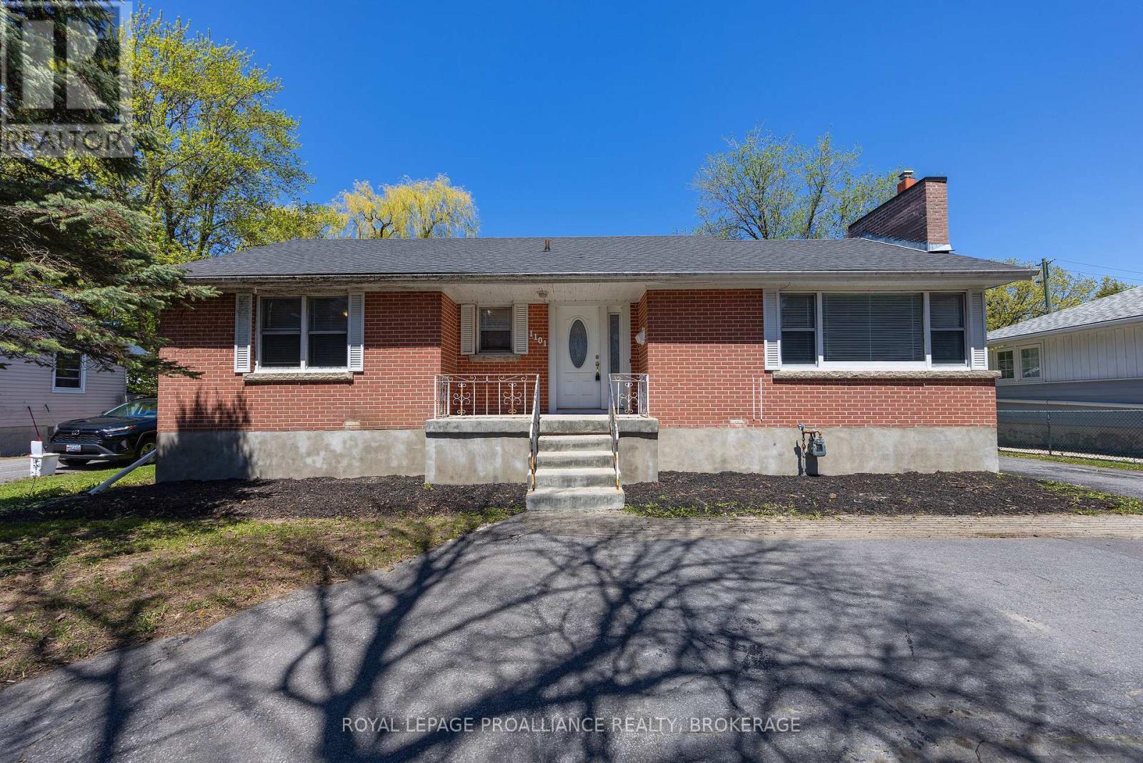 1101 JOHNSON STREET - 6