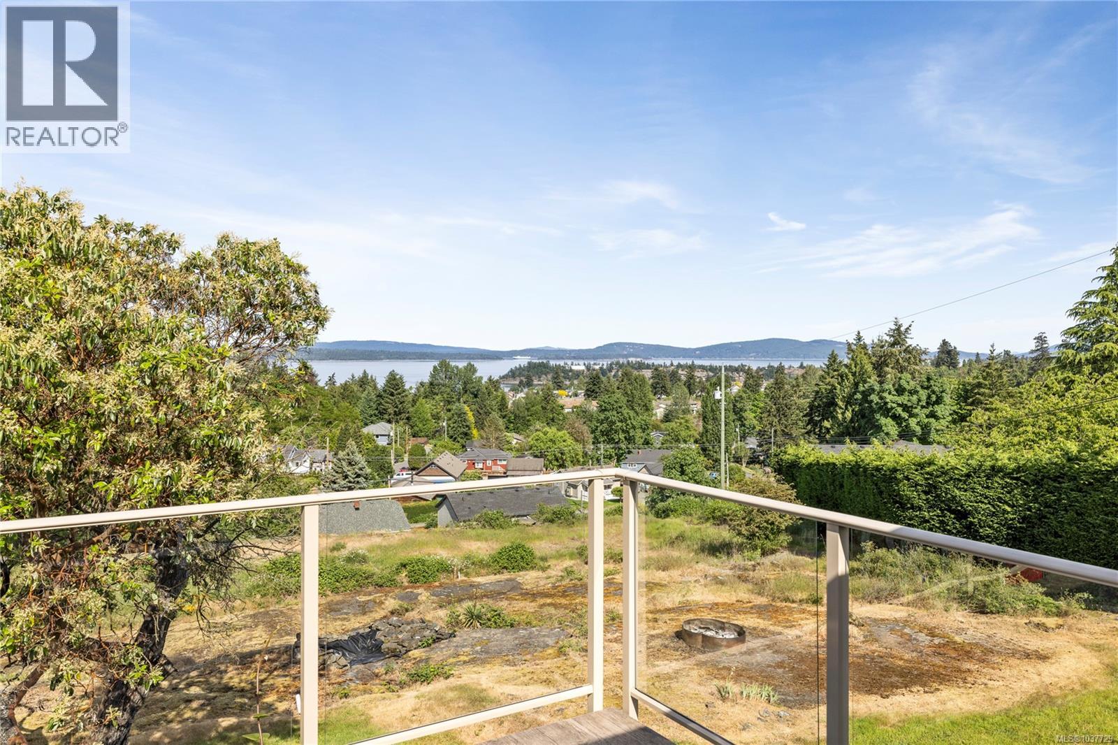 9921 Echo Hts, Chemainus