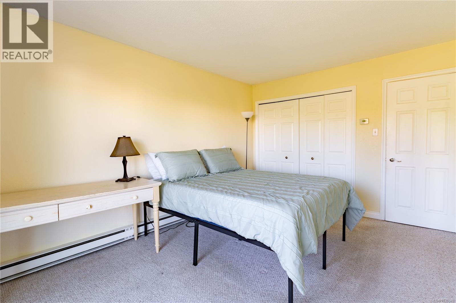 220 1870 McKenzie Avenue, Saanich