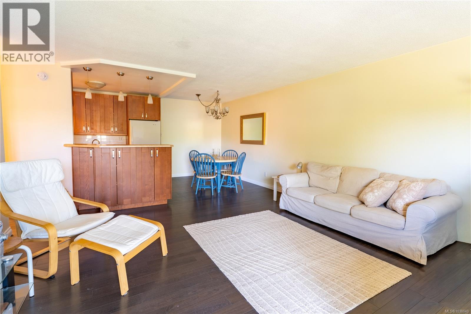 #220 1870 McKenzie Ave - 4
