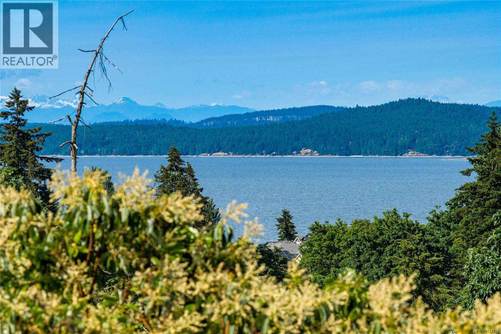 9921 Echo Hts, Chemainus