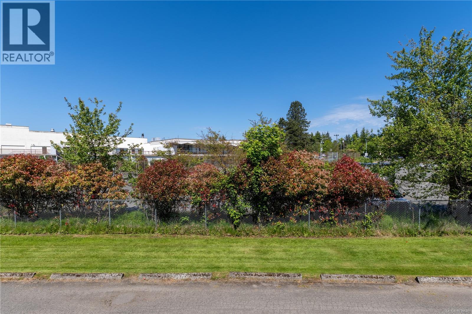 #220 1870 McKenzie Ave - 20
