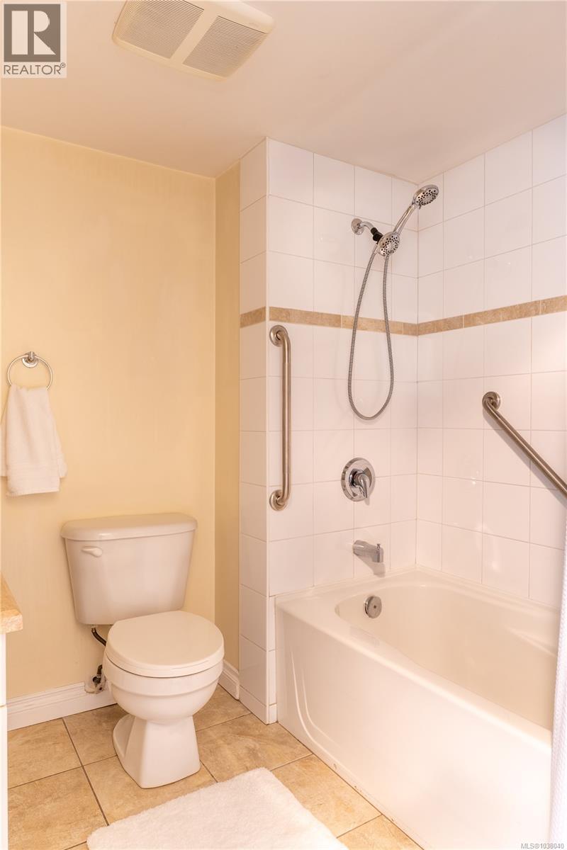 #220 1870 McKenzie Ave - 13