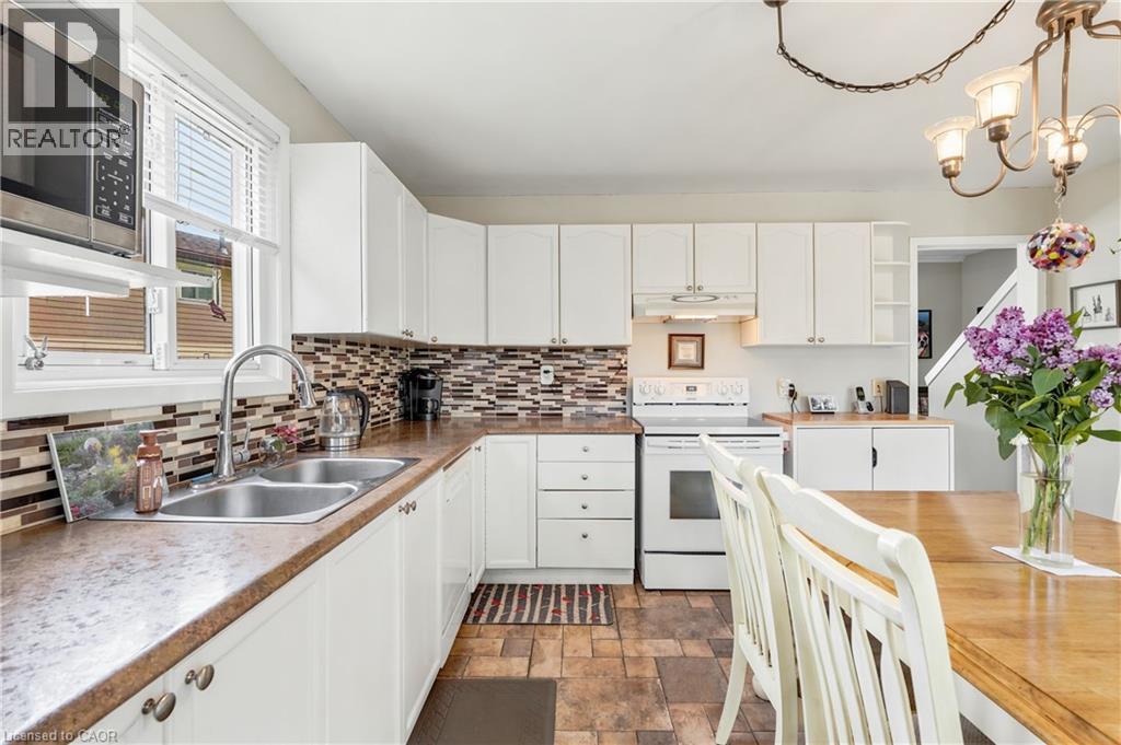 144 BELLINGHAM Drive - 14