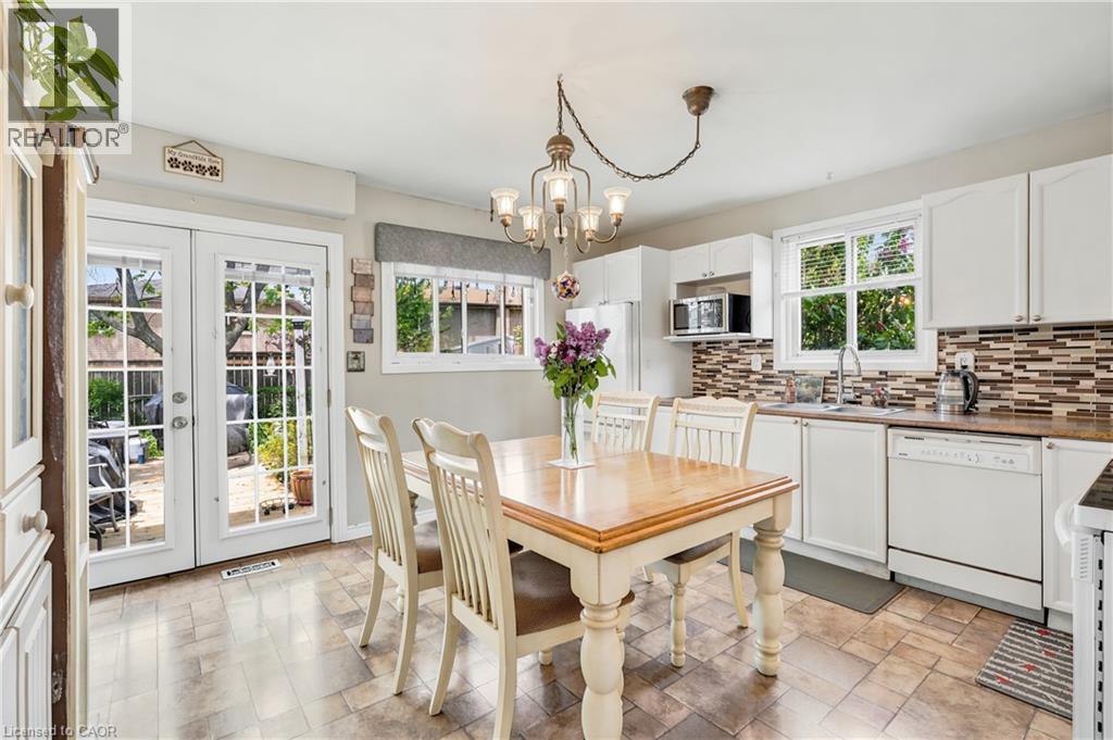 144 BELLINGHAM Drive - 11