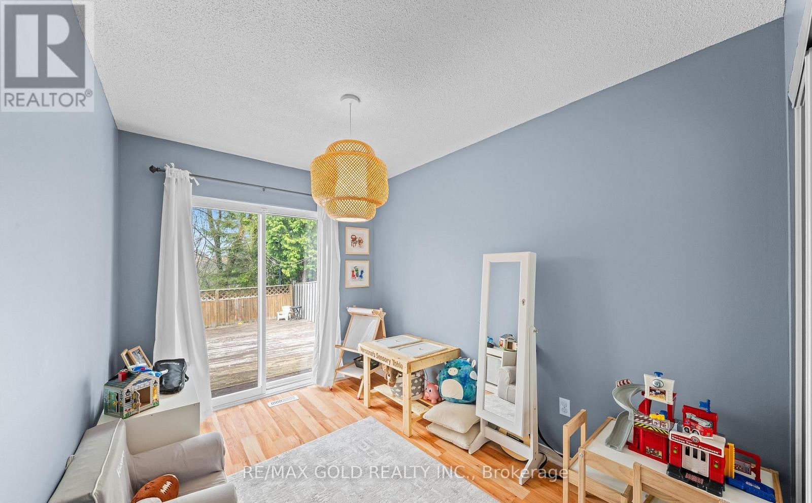 128 MARTINDALE CRESCENT - 23