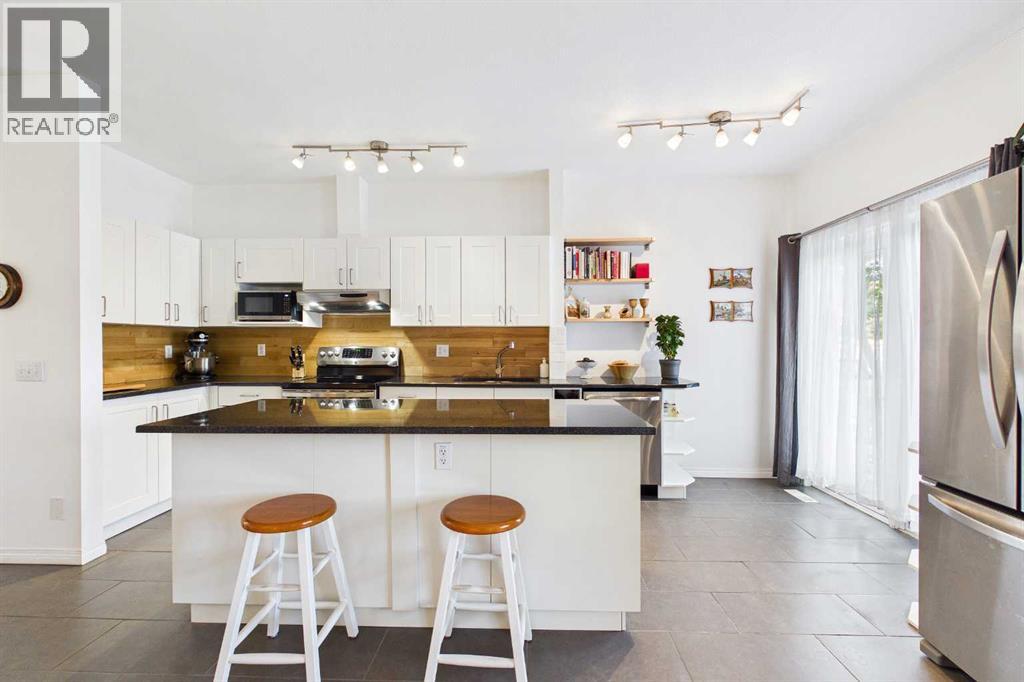 144 Simcoe Place SW - 14