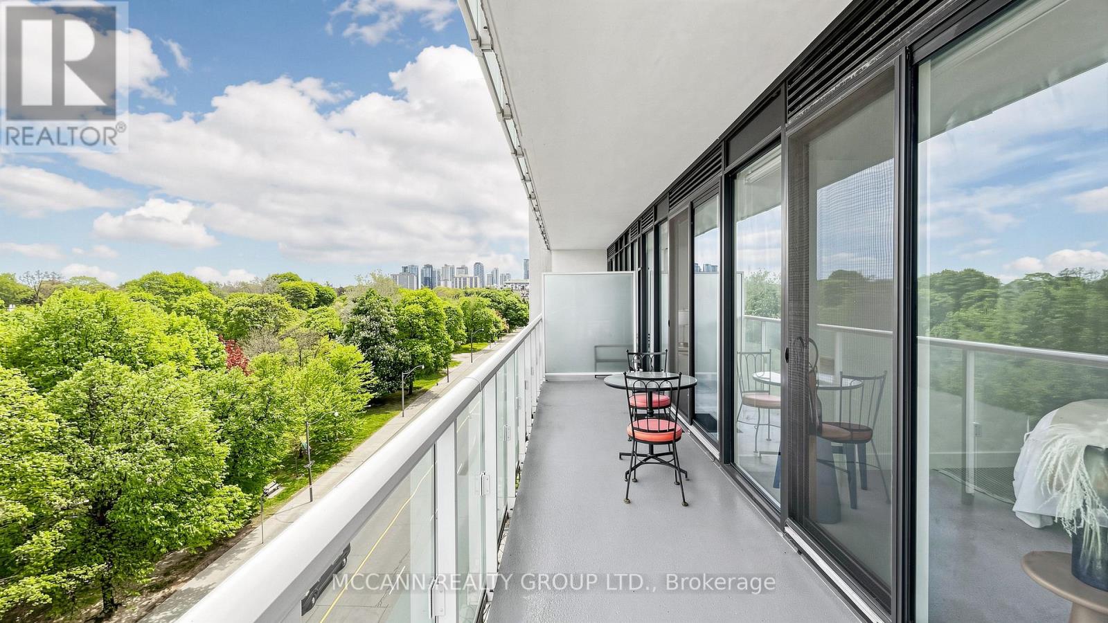 #605 3018 YONGE STREET - 30