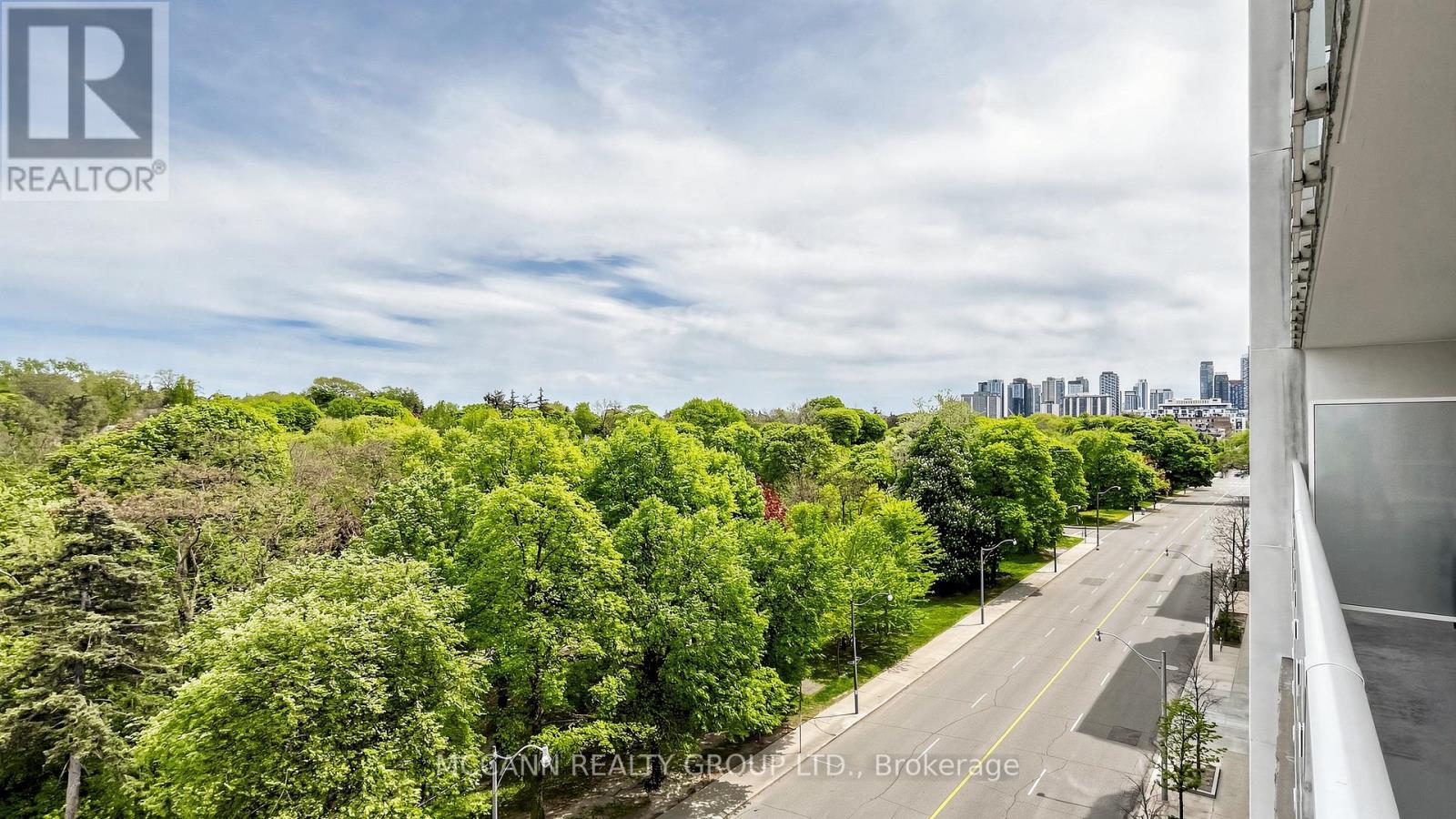 #605 3018 YONGE STREET - 32