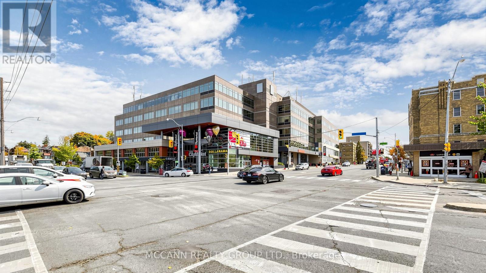 #605 3018 YONGE STREET - 46