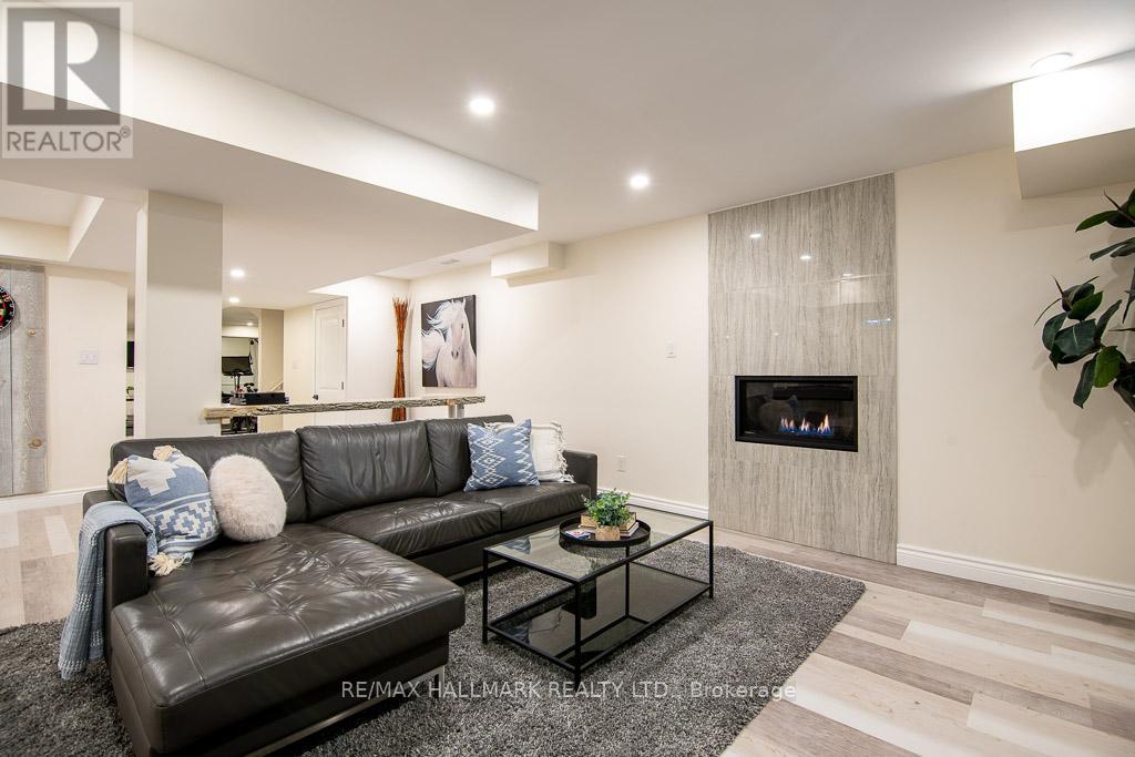 566 MAITLAND DRIVE - 24