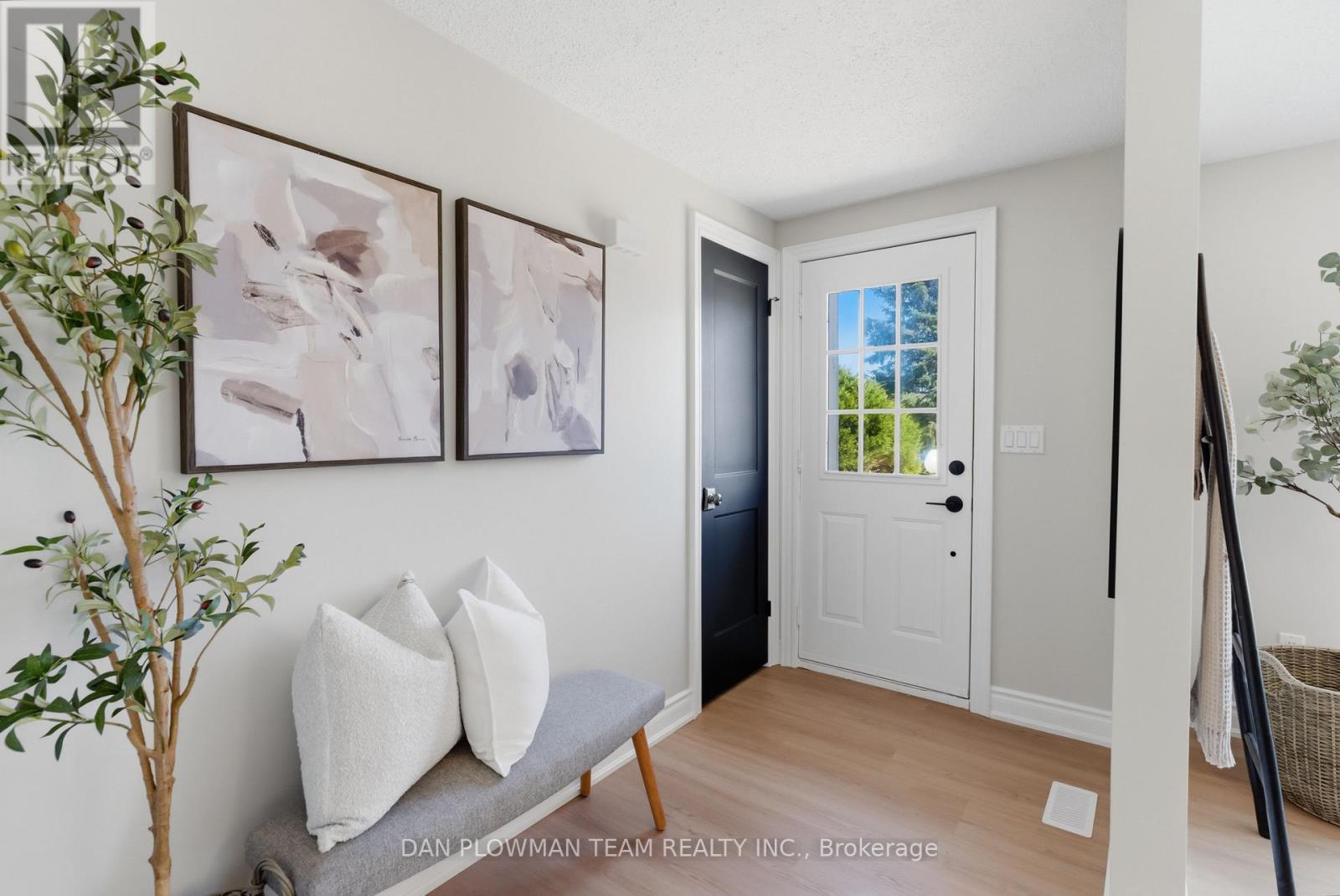 14 HERITAGE LANE - Image 2