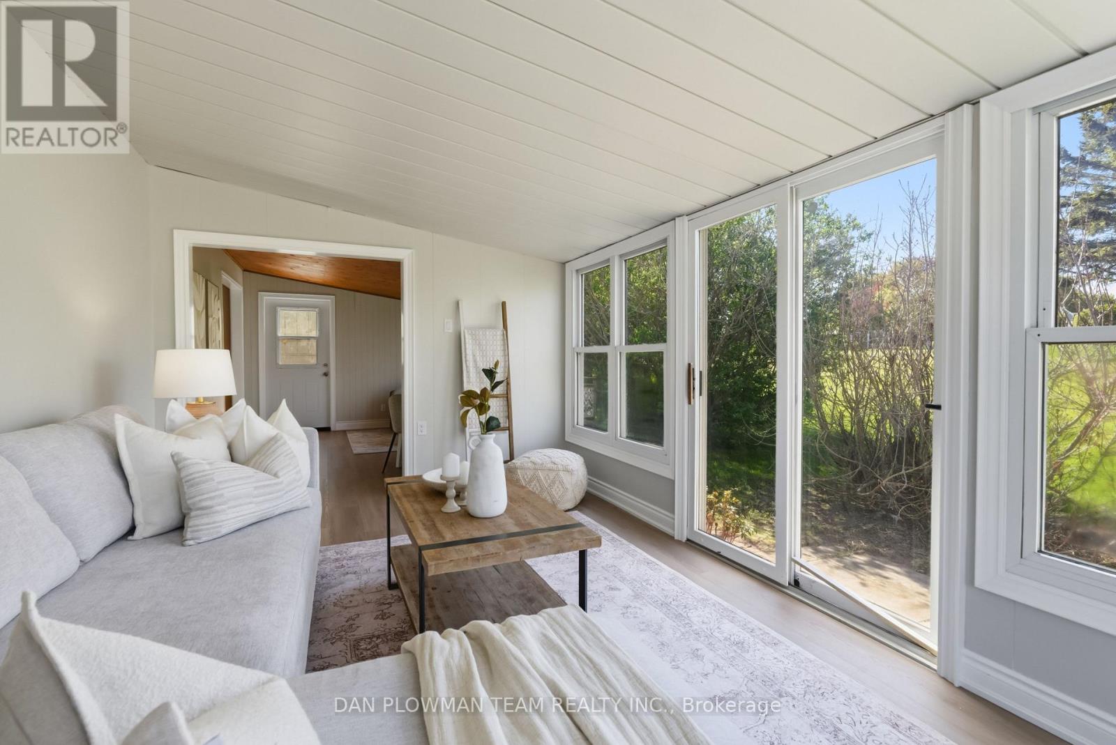 14 HERITAGE LANE - 23