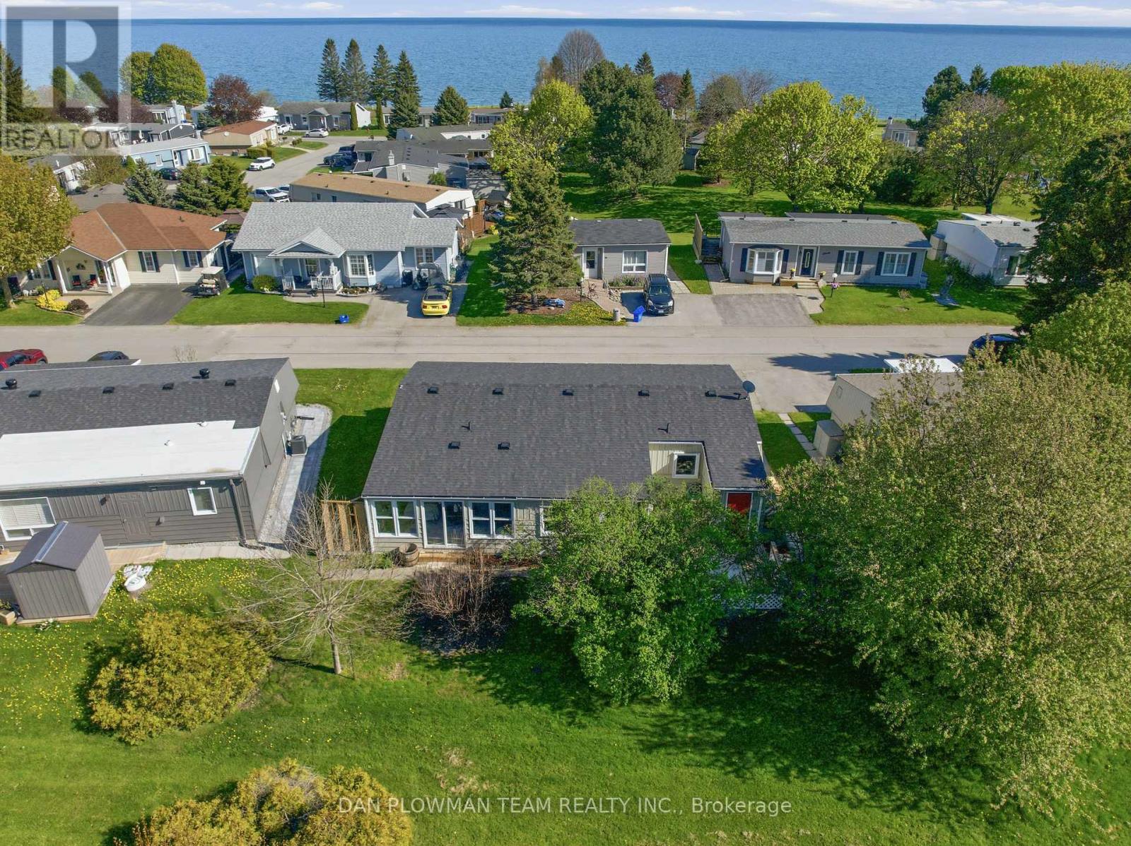 14 HERITAGE LANE - 38
