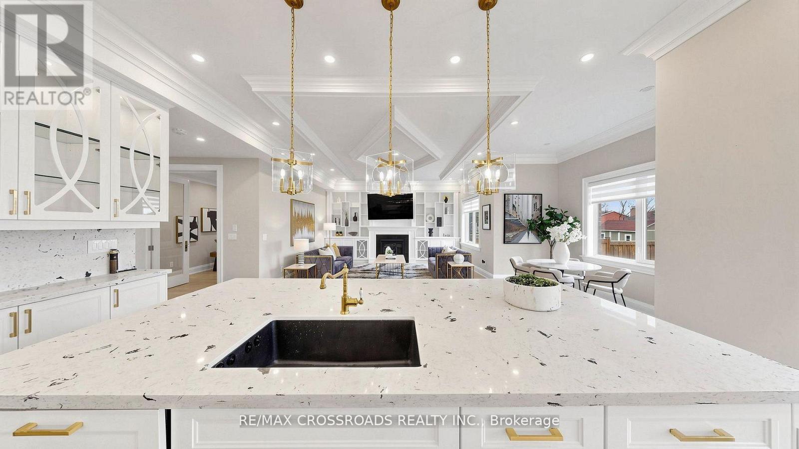 1427 ROSEBANK ROAD - 12