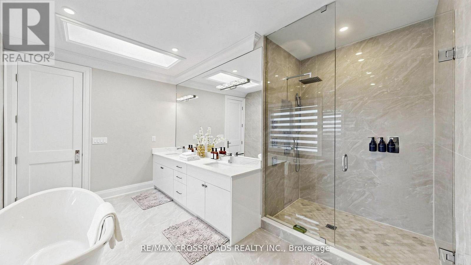 1427 ROSEBANK ROAD - 24