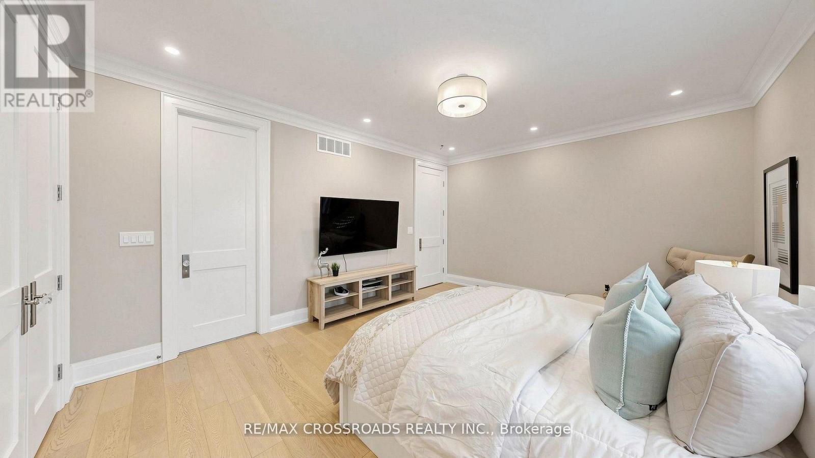 1427 ROSEBANK ROAD - 30