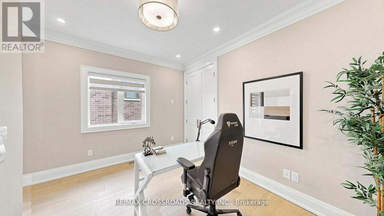 1427 ROSEBANK ROAD - 32